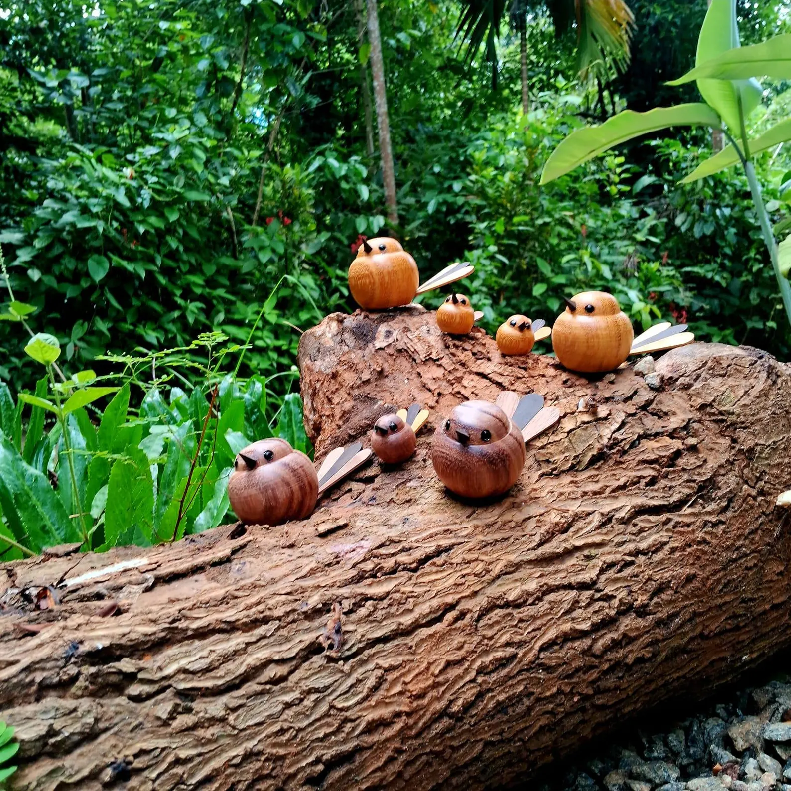 Charming Wooden Bird Family Handcrafted Home Decor & Thoughtful Gift for Bird Lovers - Image 2