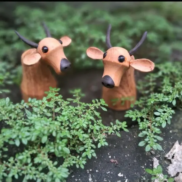 Miniature Wooden Cow & Cow Head Sculptures:Handcrafted Charm for Your Space,Wooden Cow Head Decor for a Farmhouse Feel,Artisan cow sculpture